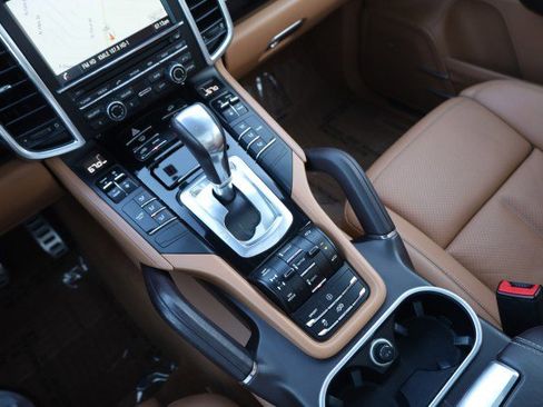 Used 2014 Porsche Cayenne GTS image 37