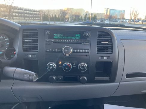 Used 2009 GMC Sierra 1500 W/T w/ SL Package image 15