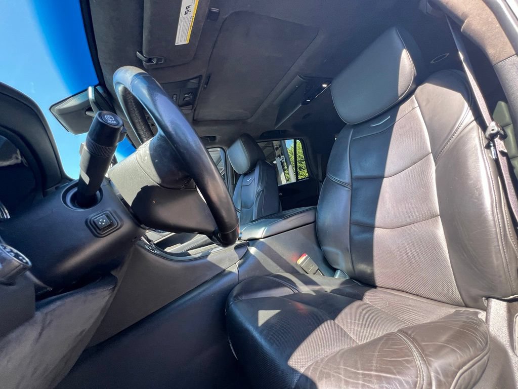 Used 2016 Cadillac Escalade Platinum AWD/4WD image 17