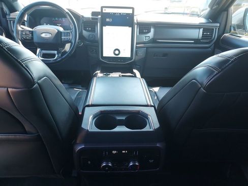 Used 2022 Ford Expedition Platinum AWD/4WD image 10