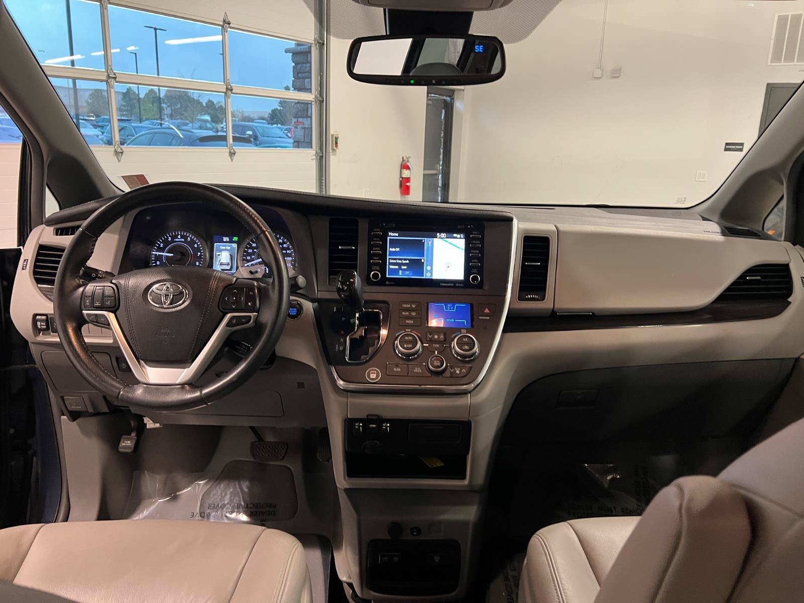 Used 2018 Toyota Sienna XLE w/ XLE Navigation Package FWD image 29
