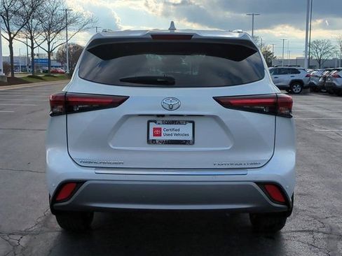 Certified 2025 Toyota Highlander Platinum AWD/4WD image 6