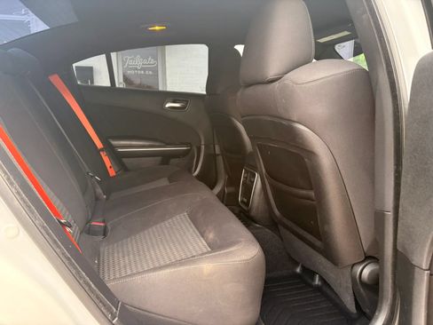 Used 2019 Dodge Charger Scat Pack RWD image 9