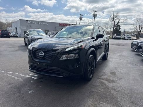 Used 2023 Nissan Rogue SV w/ SV Premium B Package image 5