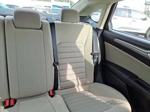 Used 2018 Ford Fusion S image 15