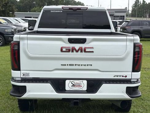 Used 2024 GMC Sierra 2500 AT4 w/ AT4 Premium Plus Package AWD/4WD image 8