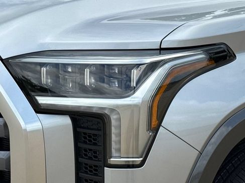 Used 2024 Toyota Tundra Limited AWD/4WD image 4