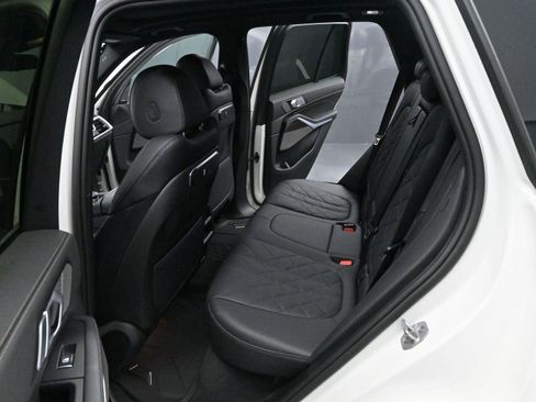 Used 2024 BMW X5 xDrive40i w/ Premium Package image 29