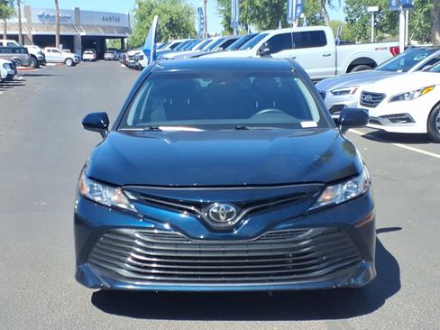 Used 2019 Toyota Camry LE FWD image 2