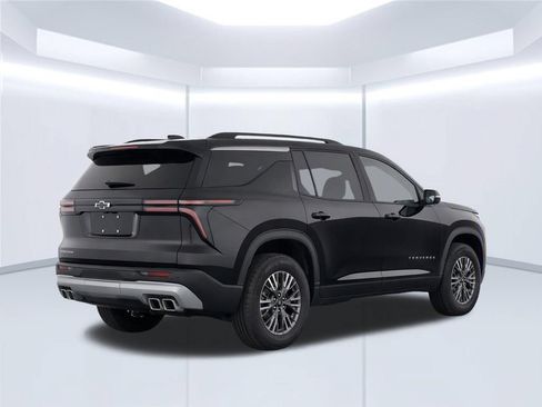 Used 2024 Chevrolet Traverse LT FWD image 4