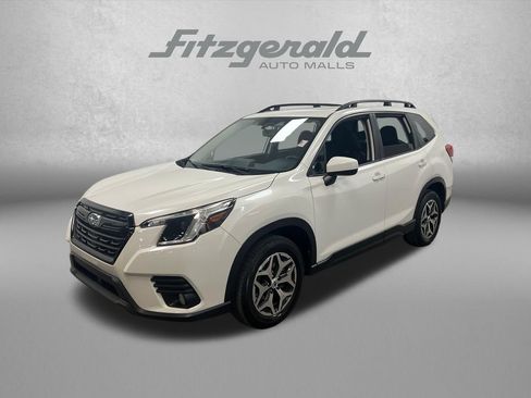 Used 2023 Subaru Forester Premium AWD/4WD image 1