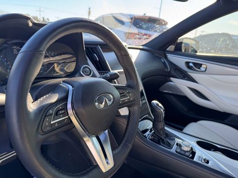 Used 2017 INFINITI Q60 Red Sport 400 image 29