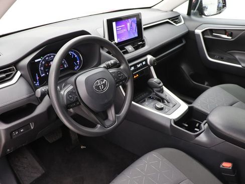 Used 2025 Toyota RAV4 XLE image 13