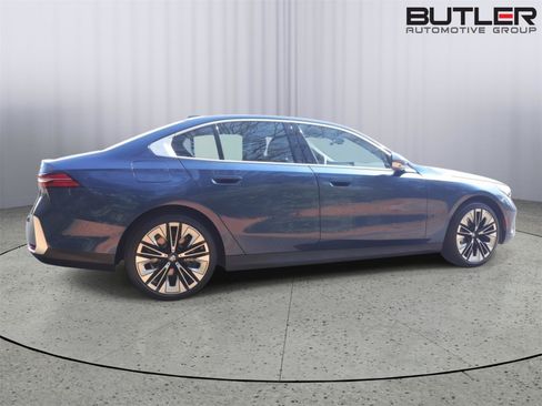 New 2026 BMW 530i w/ Premium Package RWD image 8