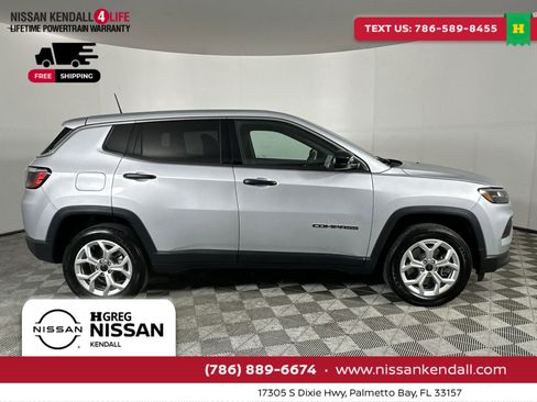 Used 2025 Jeep Compass Sport image 13