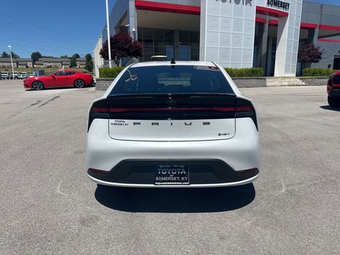 New 2026 Toyota Prius FWD image 6
