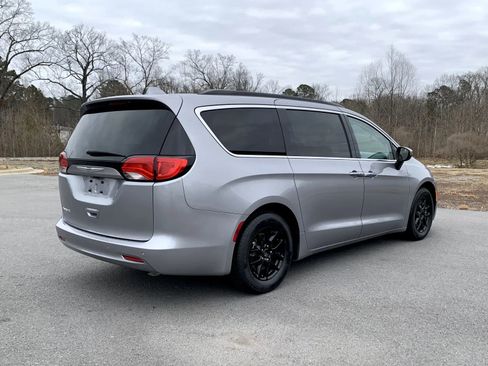 Used 2020 Chrysler Voyager Lxi w/ Cold Weather Group image 7