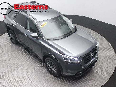 Used 2022 Nissan Pathfinder SV AWD/4WD image 3
