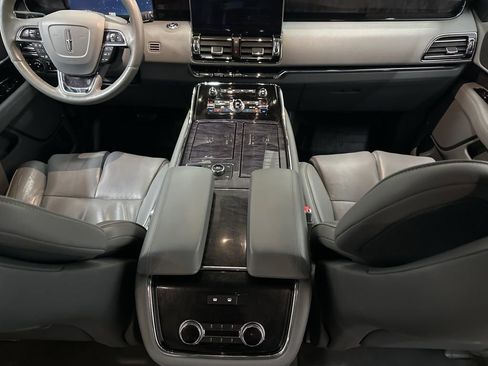 Used 2019 Lincoln Navigator Reserve AWD/4WD image 57