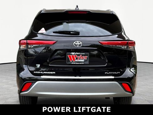 Used 2021 Toyota Highlander Platinum FWD image 5