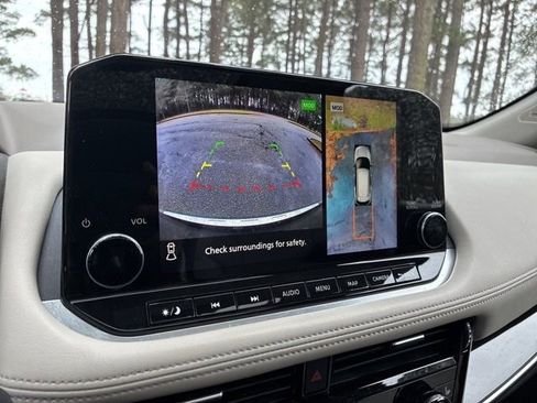 Used 2023 Nissan Rogue SL w/ SL Premium Package image 33