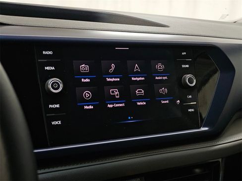 Used 2024 Volkswagen Taos SE image 26