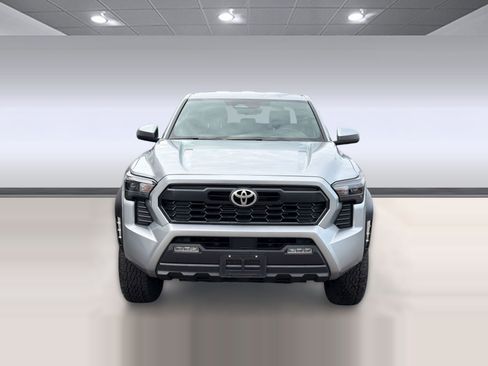 Used 2025 Toyota Tacoma TRD Off-Road AWD/4WD image 6