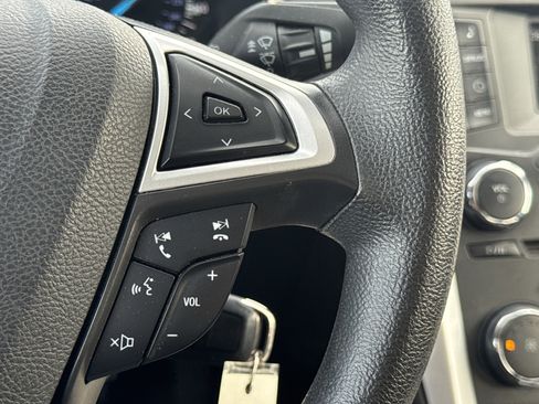 Used 2015 Ford Fusion SE image 15