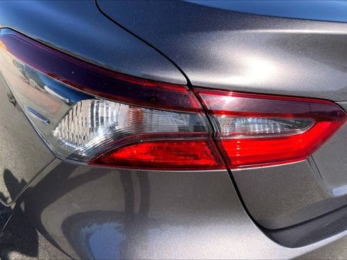 Used 2022 Toyota Camry LE image 27