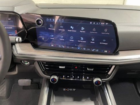 New 2026 Chevrolet Suburban Premier image 16