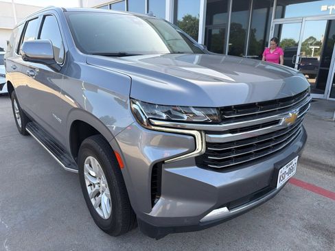 Used 2022 Chevrolet Tahoe LT w/ Luxury Package RWD image 3