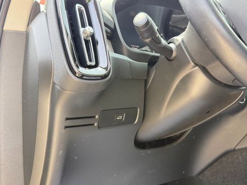 Used 2023 Volvo XC40 B5 Plus w/ Driver Assist Package AWD/4WD image 25