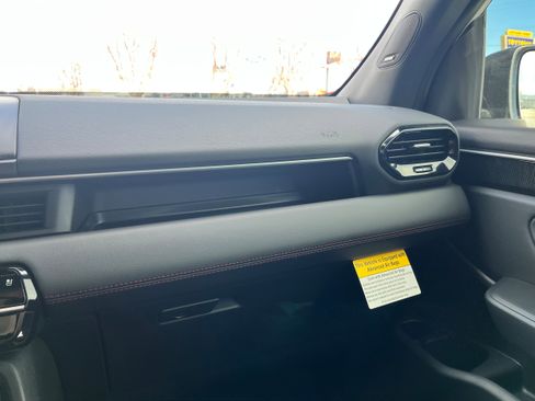 New 2025 Honda Pilot Black Edition image 18