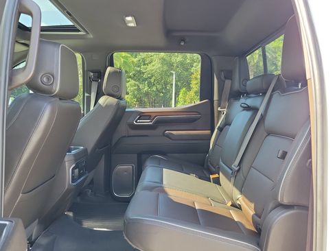 Used 2023 GMC Sierra 1500 Denali w/ Denali Reserve Package AWD/4WD image 11