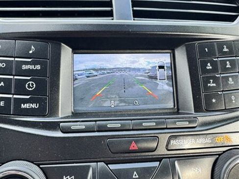 Used 2018 Ford Explorer XLT AWD/4WD image 13