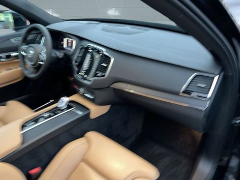 Certified 2024 Volvo XC90 T8 Ultimate w/ Protection Package Premier image 31