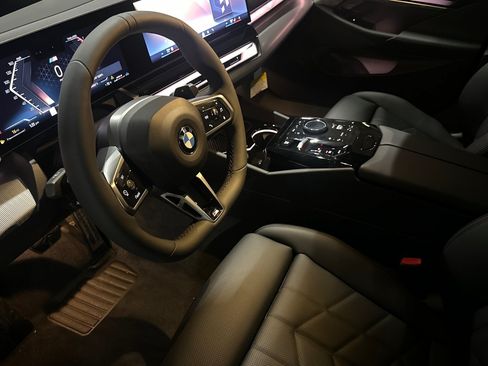 New 2027 BMW 530i w/ M Sport Package RWD image 9