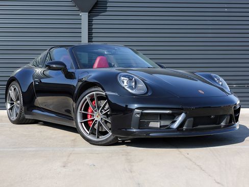 Certified 2021 Porsche 911 Targa 4S image 9