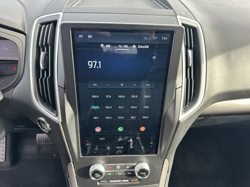 Used 2024 Ford Edge SEL image 22