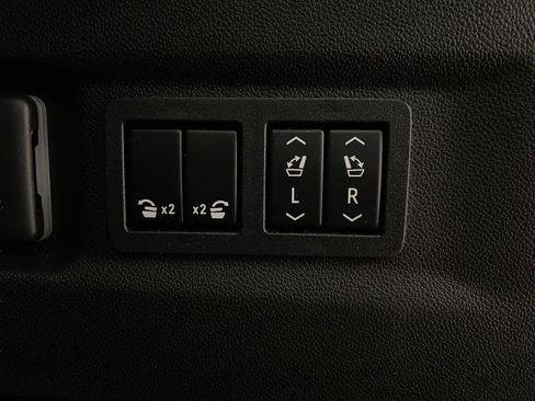 Used 2021 GMC Yukon XL Denali image 6