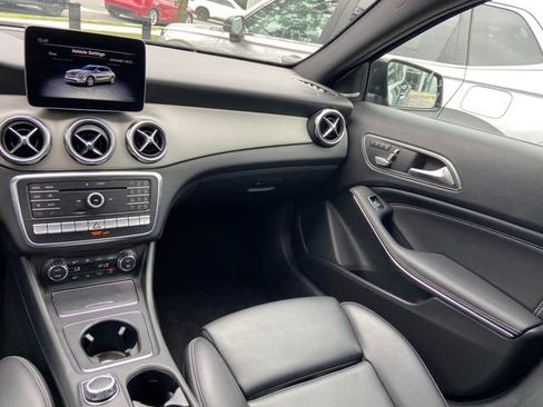 Used 2020 Mercedes-Benz GLA 250 4MATIC image 16