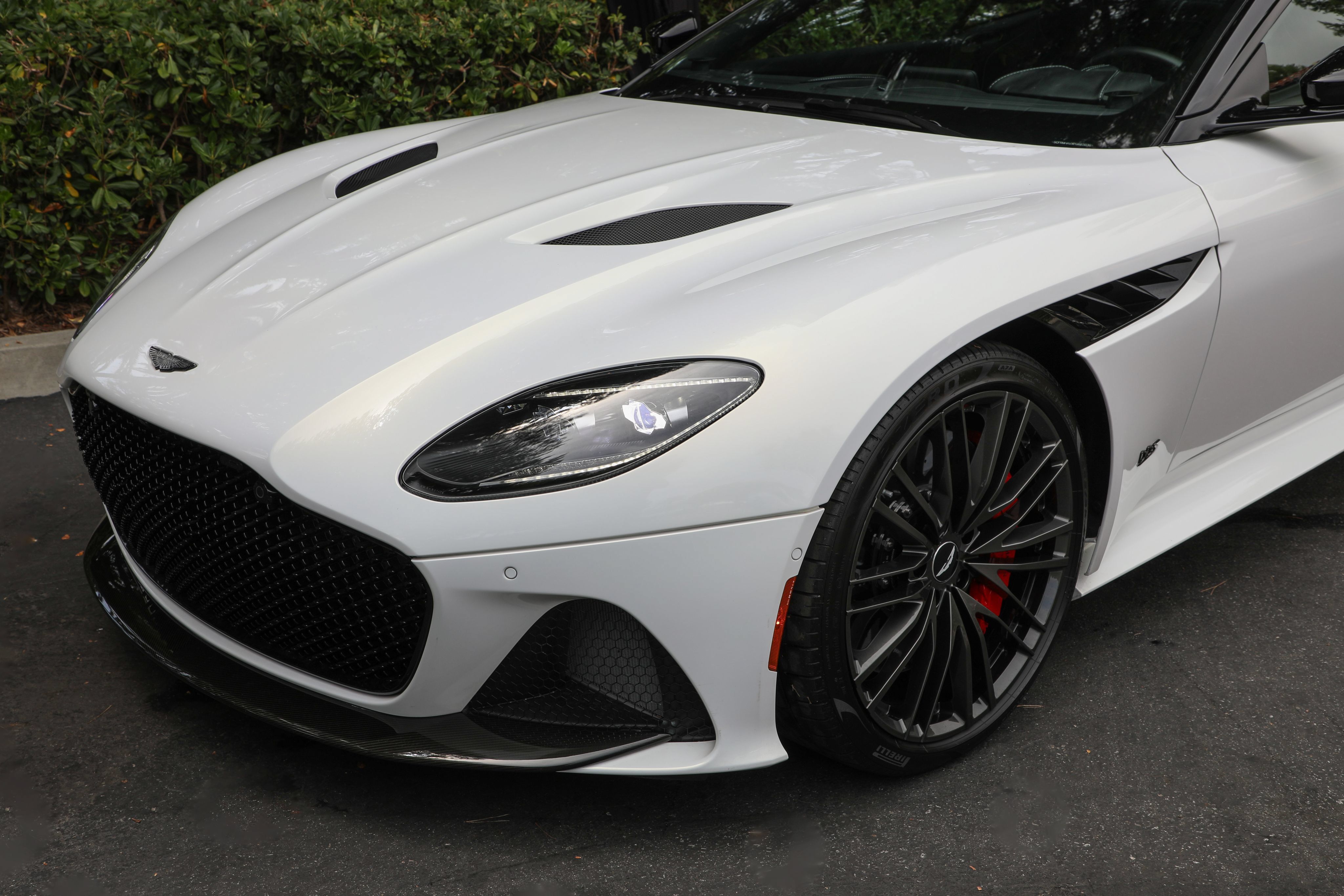 Used 2023 Aston Martin DBS Coupe RWD image 27