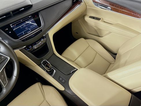 Used 2018 Cadillac XT5 Premium Luxury w/ Driver Assist Package FWD image 29