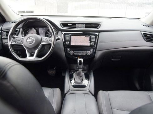 Used 2018 Nissan Rogue SL w/ Premium Package image 29