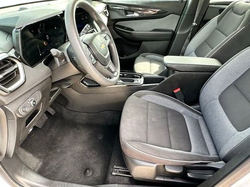 Used 2024 Chevrolet TrailBlazer LS image 6