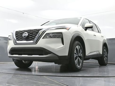 Used 2023 Nissan Rogue SV image 50