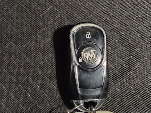 Used 2020 Buick Encore Preferred image 32