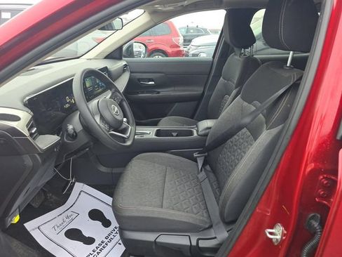 Used 2026 Nissan Kicks SV w/ SV Premium Package FWD image 5