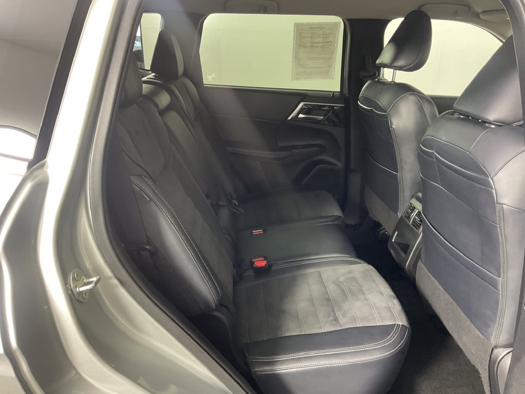 Used 2024 Mitsubishi Outlander SE AWD/4WD image 23