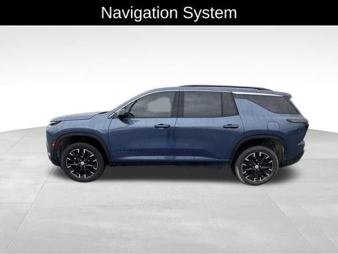 Certified 2025 Chevrolet Traverse LT w/ Sun and Wheel Package AWD/4WD image 4